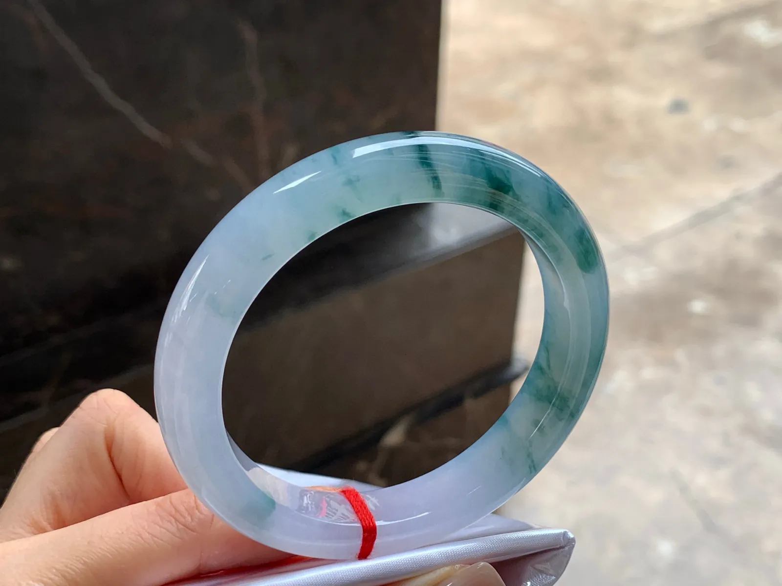 冰飘花手镯
水润58.5/12.5/9.2mm