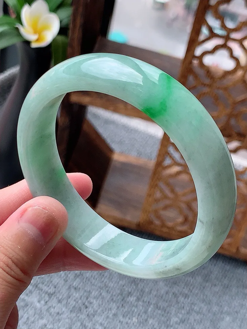 a货翡翠老坑飘绿宽边正装正圈手镯59-60大圈口 尺寸59.5×14.7×7.7mm 重量70.00g 0622