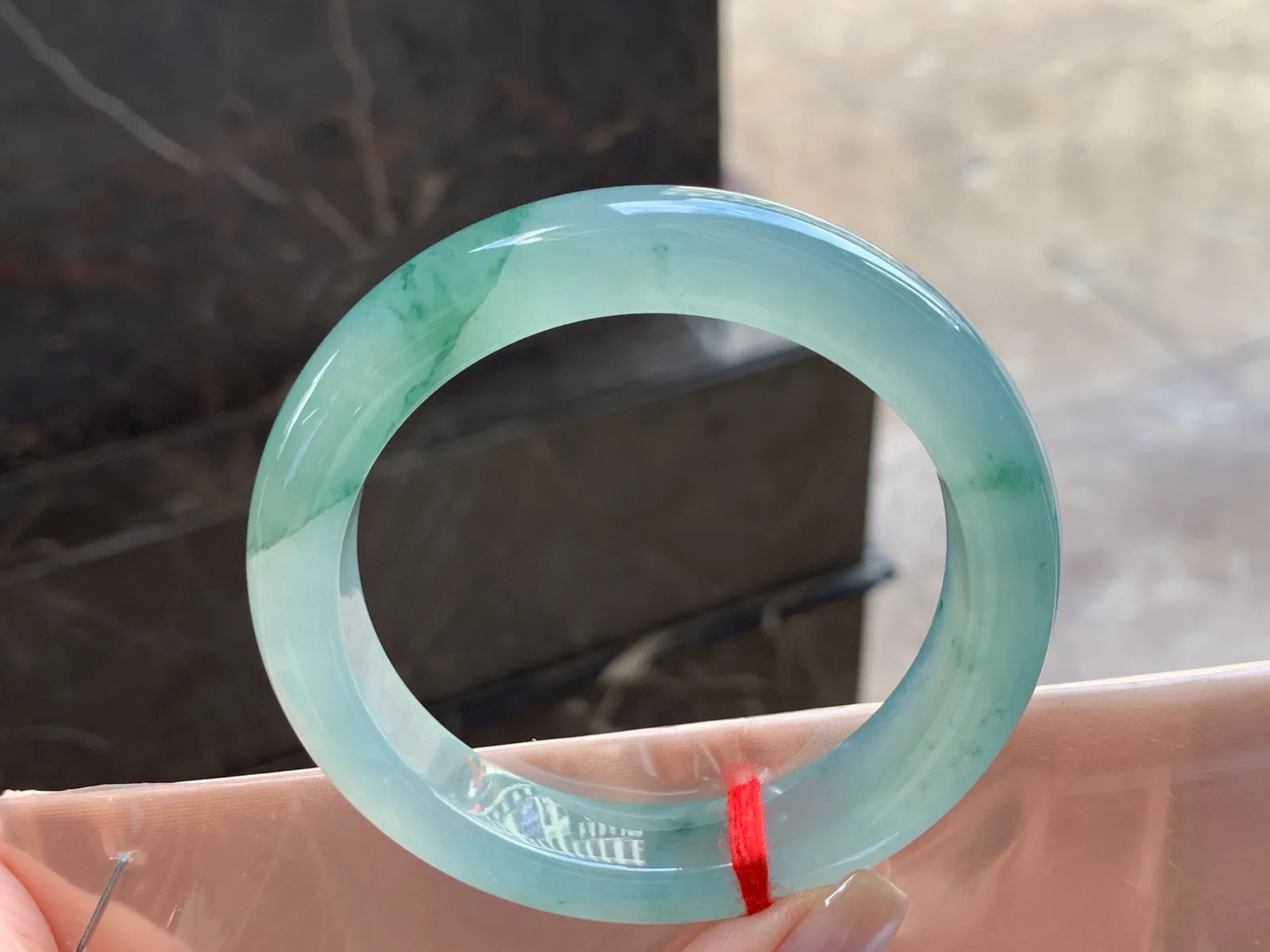 冰种飘花手镯
种好56.3/12.2/9.5mm