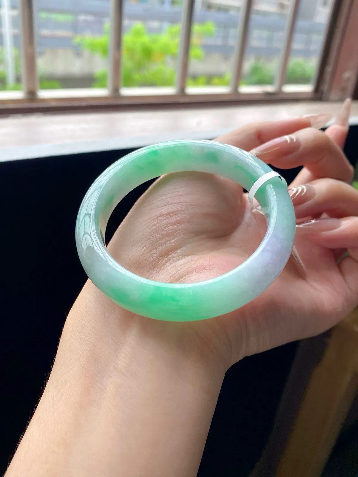阳绿春彩正圈手镯
⭕️53.9-12.2-8.5