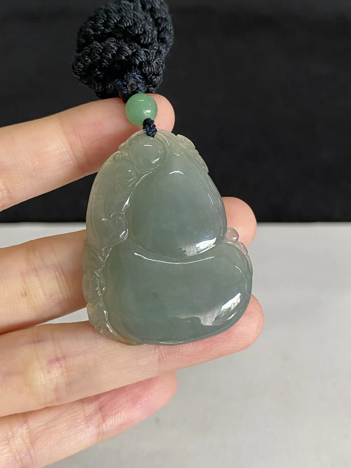 翡翠冰糯种灰绿色葫芦，配珠未测
