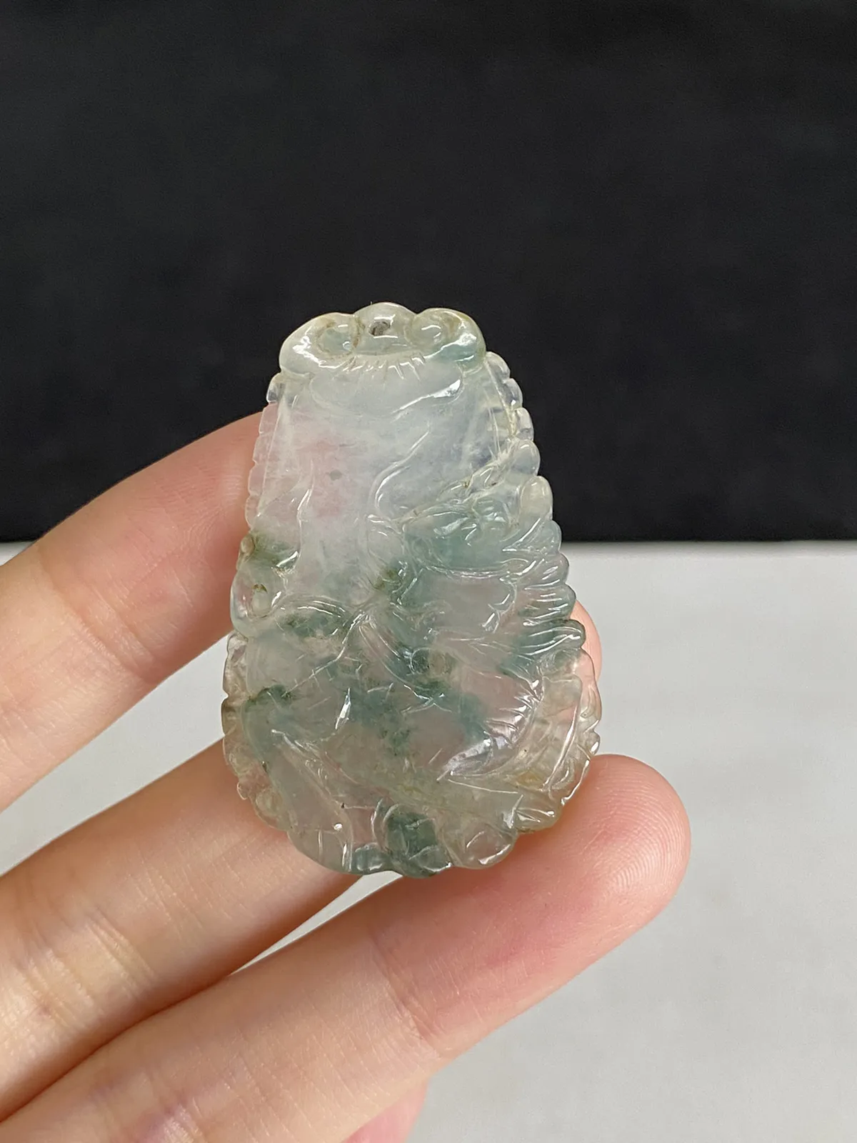 翡翠冰种黄色吊坠