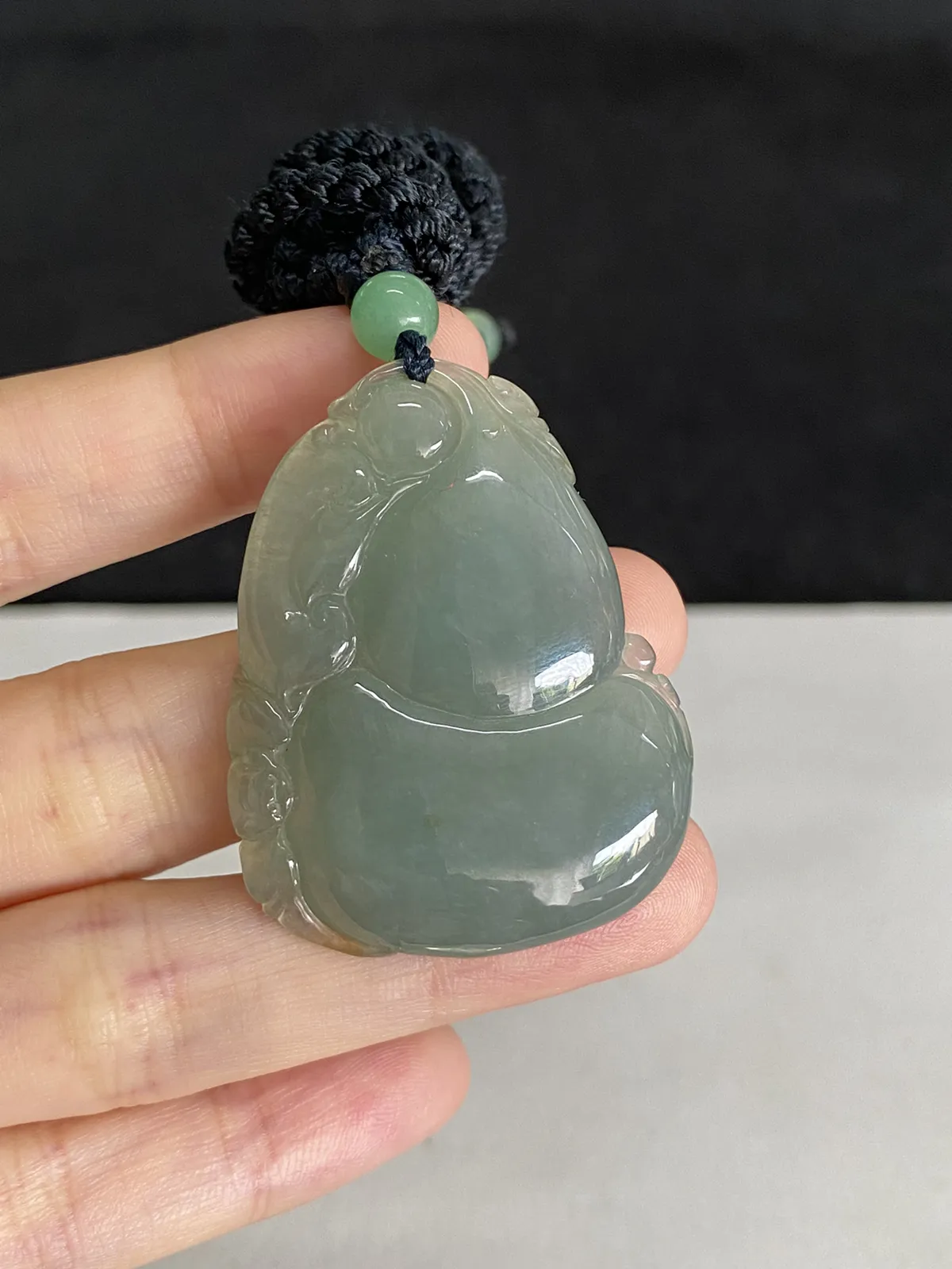 翡翠冰糯种灰绿色葫芦，配珠未测