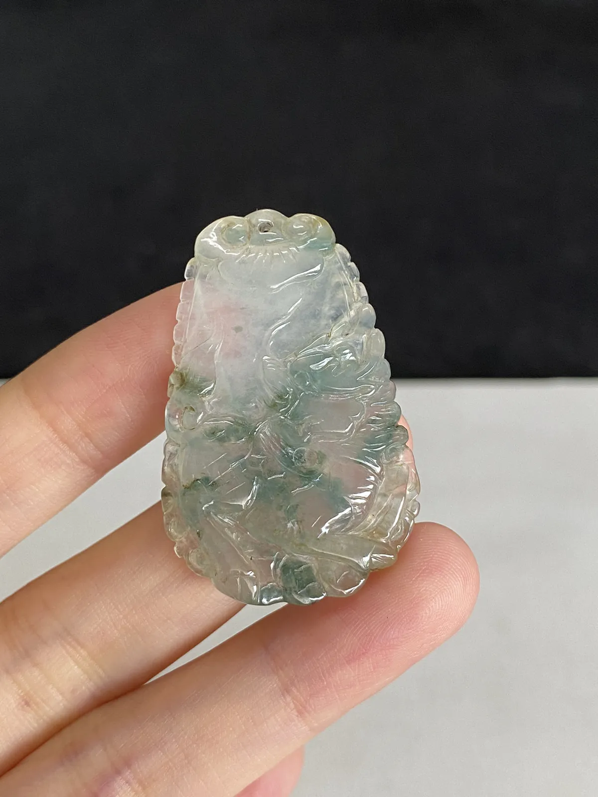 翡翠冰种黄色吊坠