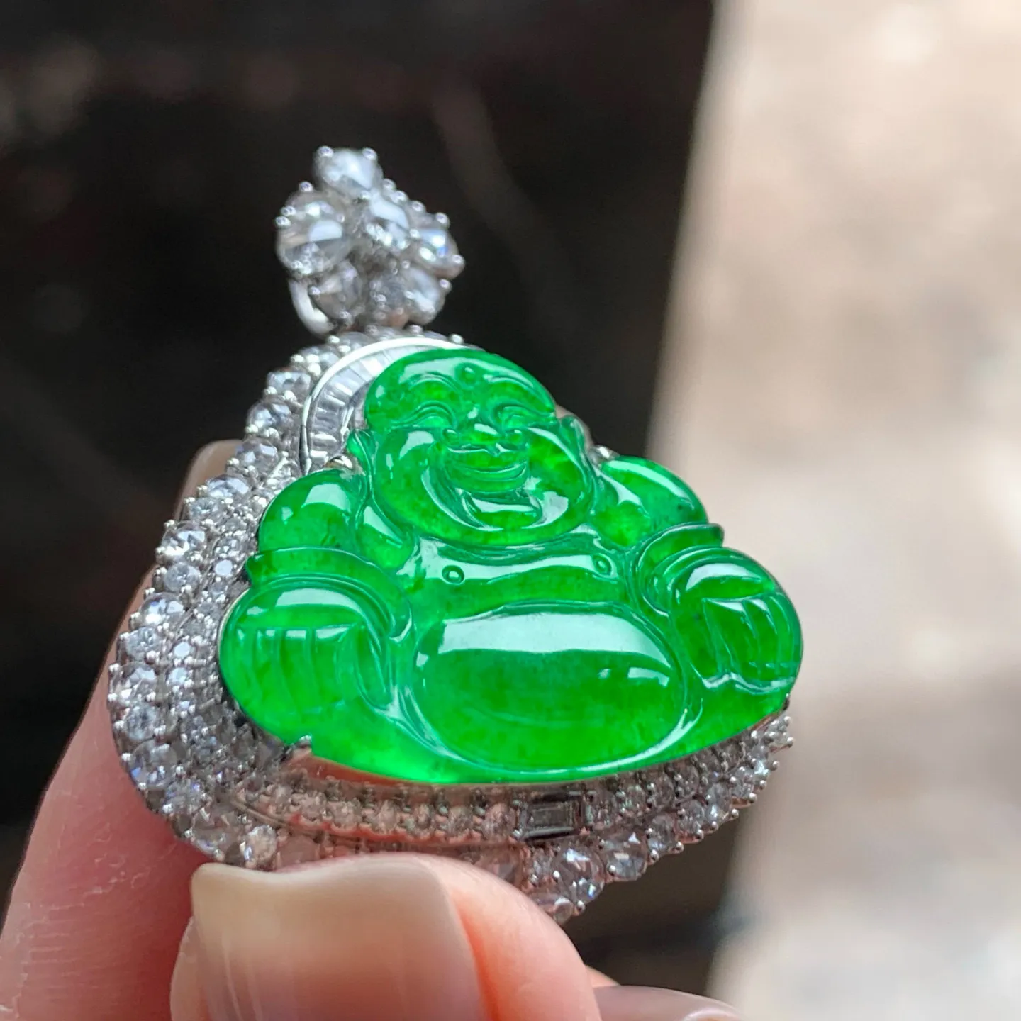 冰种阳绿坐佛
真金镶嵌 精致