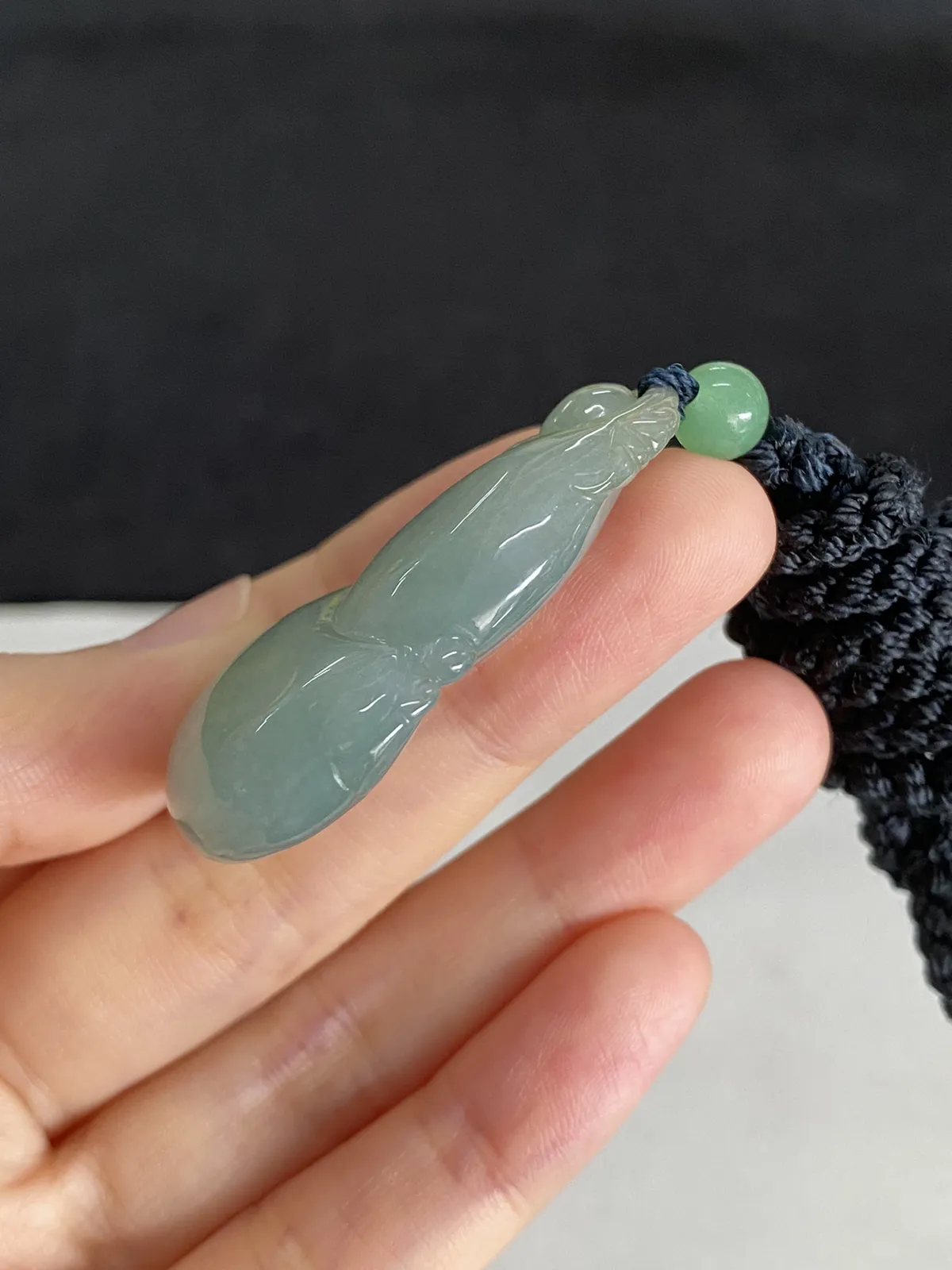 翡翠冰糯种灰绿色葫芦，配珠未测