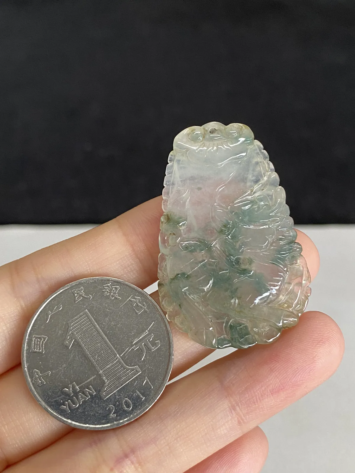 翡翠冰种黄色吊坠