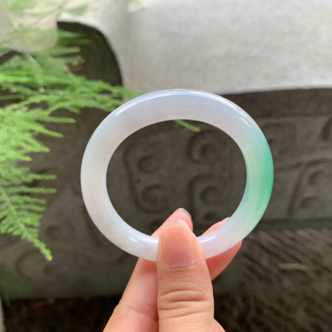 小圈口52-45.9-8.3 【冰飘绿贵妃圆条手镯】贵妃52 53可戴