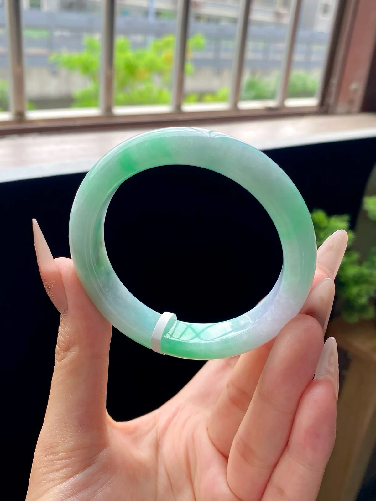 阳绿春彩正圈手镯
⭕️53.9-12.2-8.5