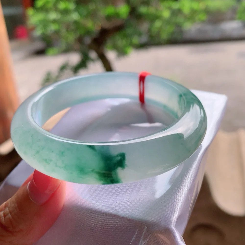 正圈冰玻飘花 无瑕 尺寸:55.7/12.9/8.8 花美 种水好️️