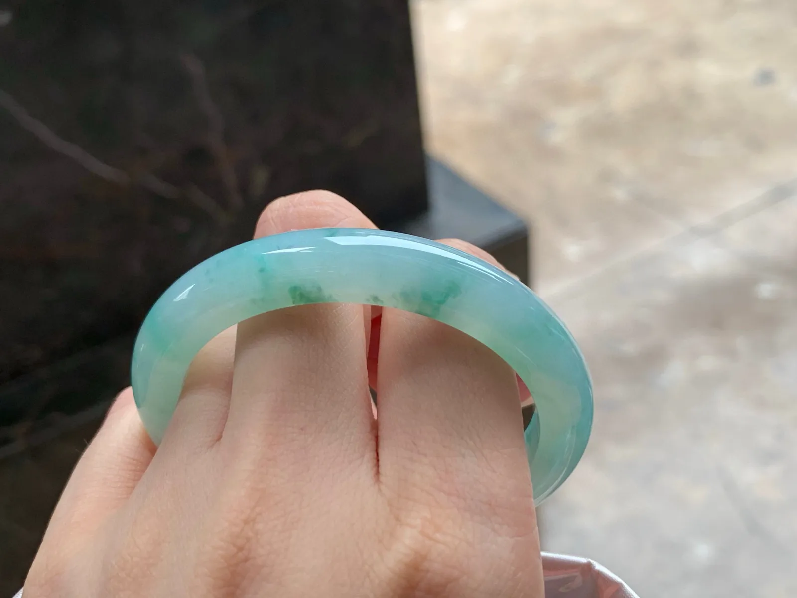 飘花手镯
水润52.3/9.2/8mm