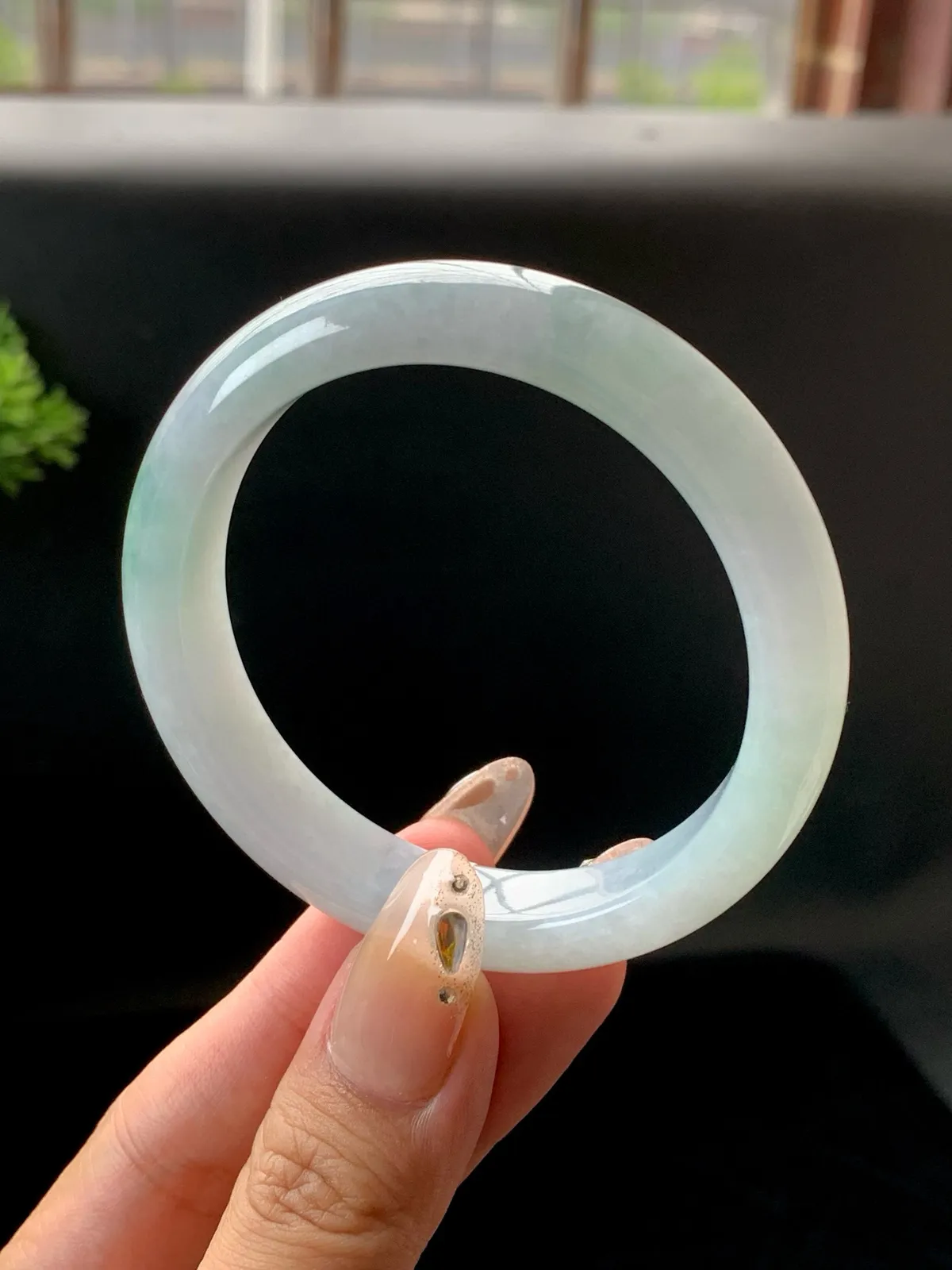 飘花正圈手镯
55.6*12*8