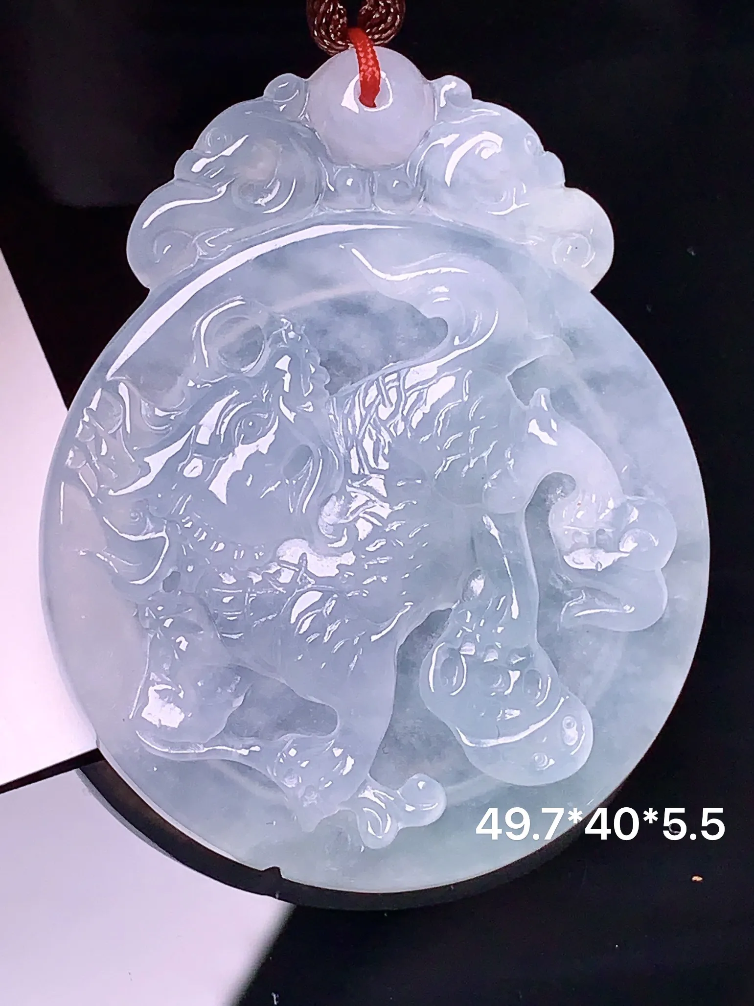 冰种麒麟牌吊坠 玉质细腻 色泽艳丽 整体尺寸49.7*40*5.6