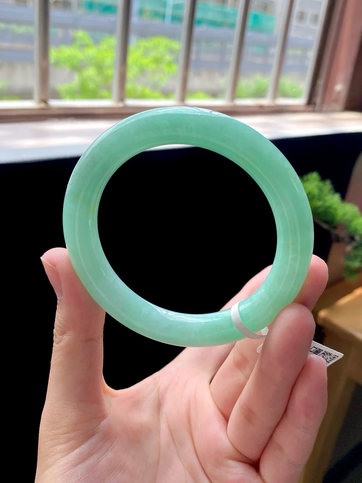 苹果绿洒金圆条手镯
⭕️57-10.4-10.2