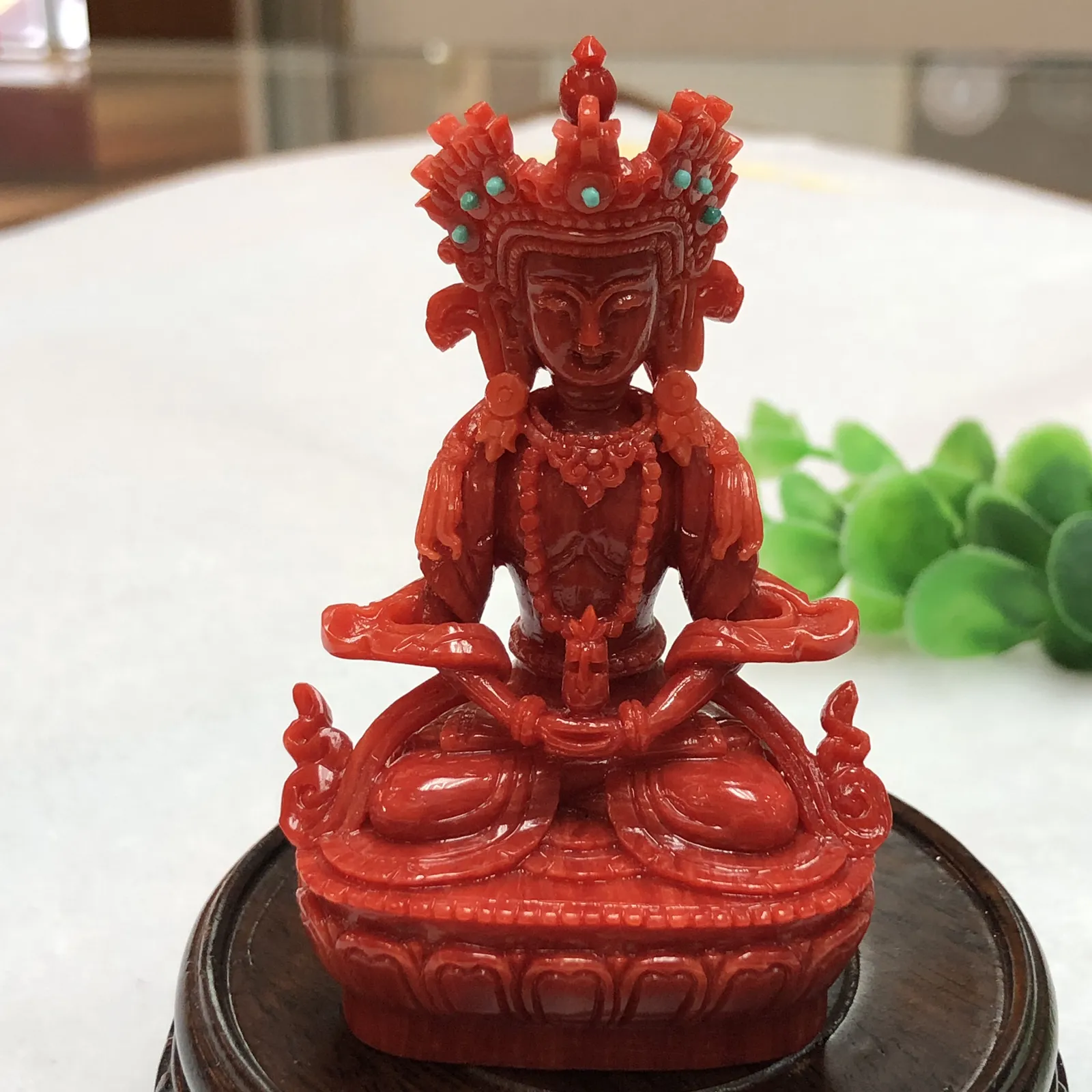 【红珊瑚长寿佛小摆件】可用作手持供奉，家庭供奉，工艺制作复杂精良，材料为意大利深红沙丁料，台湾拼接工