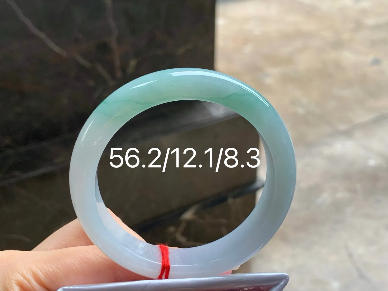 飘花手镯
玉质细腻 56.2/12.1/8.3mm