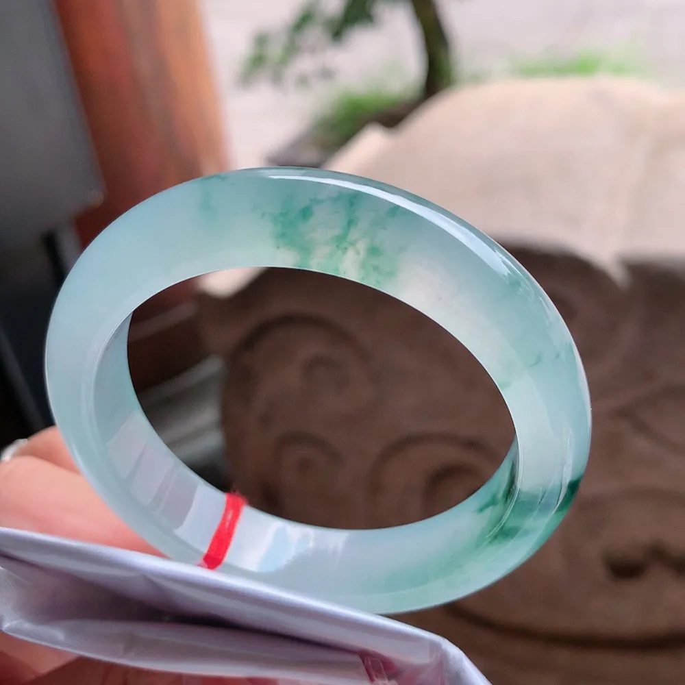 正圈冰玻飘花 无瑕 尺寸:55.7/12.9/8.8 花美 种水好️️