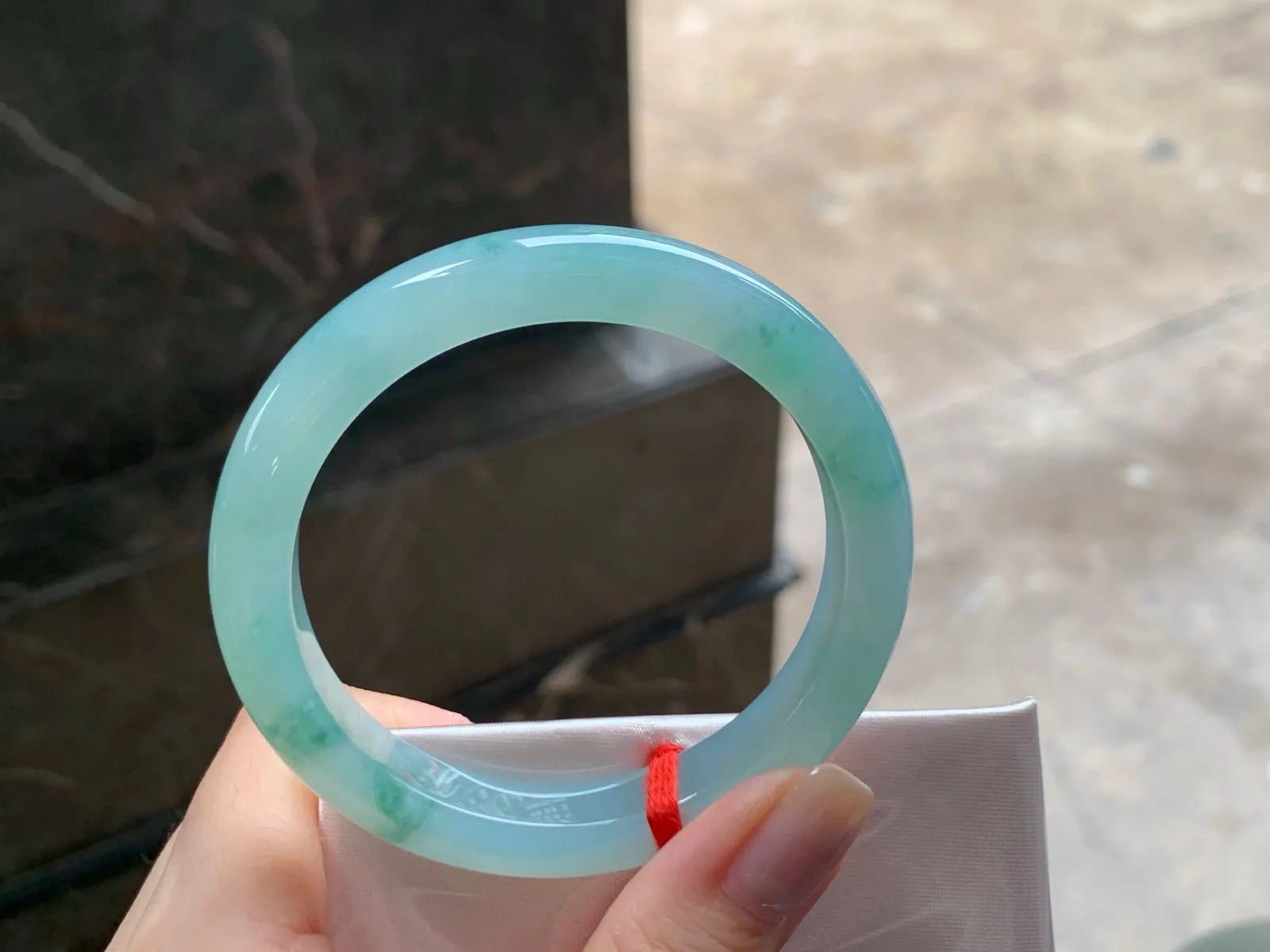 飘花手镯
水润52.3/9.2/8mm