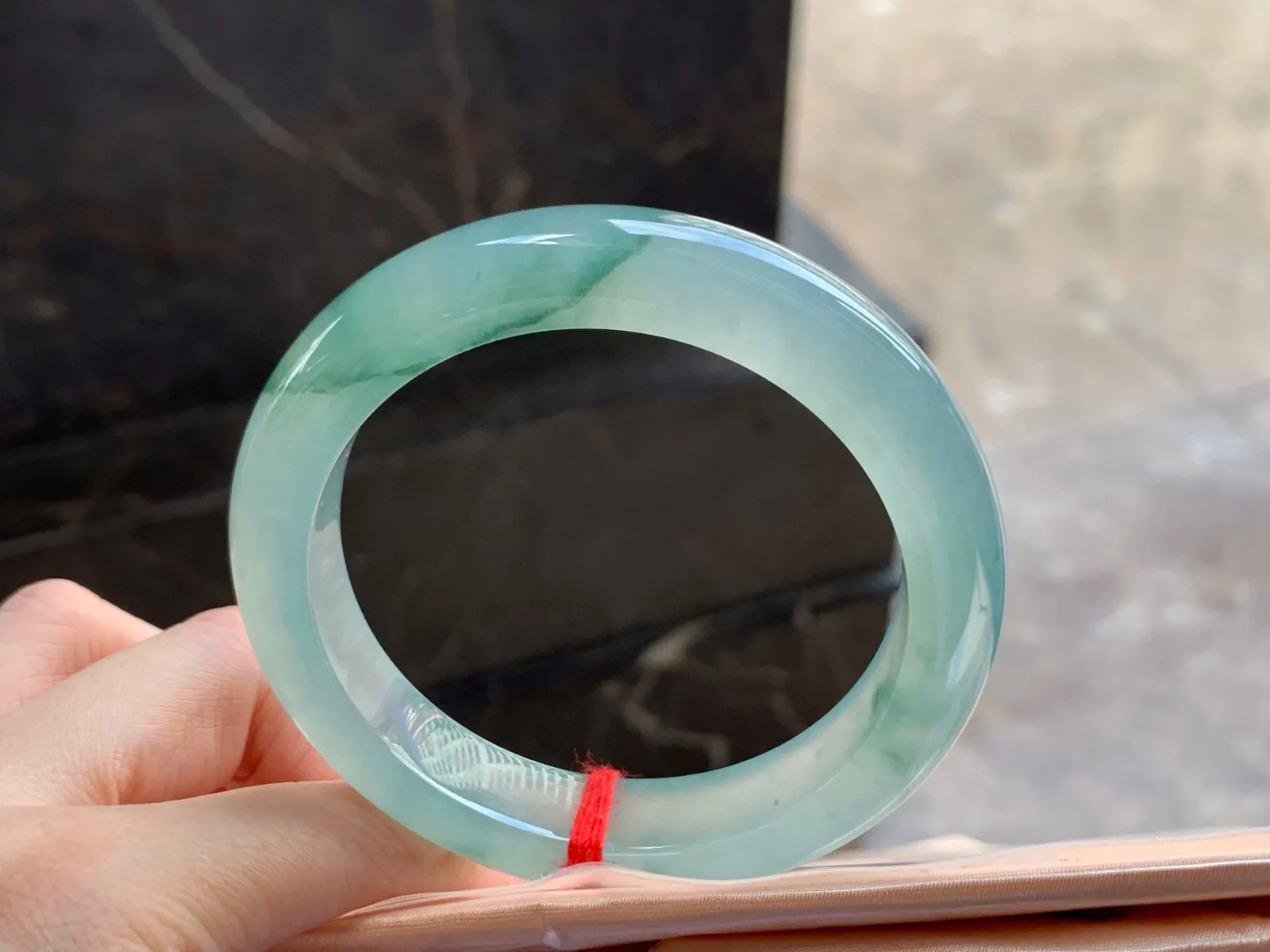 冰种飘花手镯
种好56.3/12.2/9.5mm