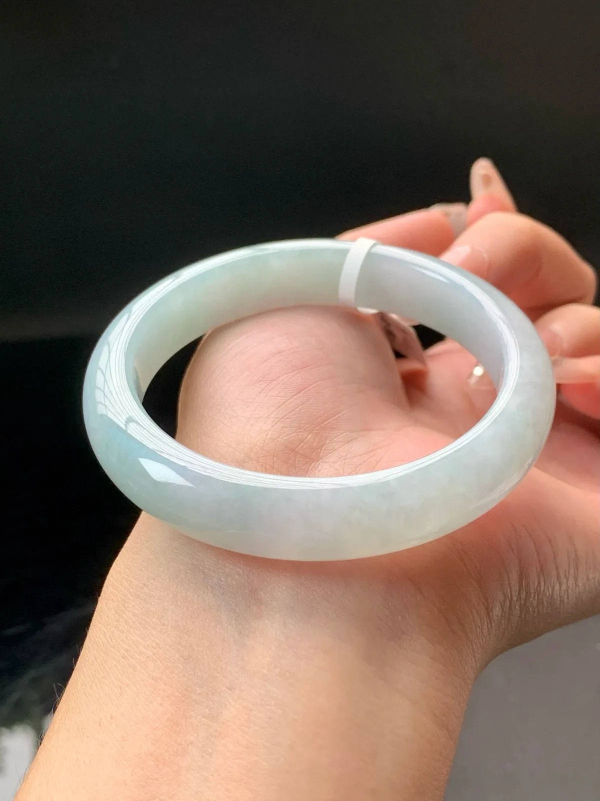 飘花正圈手镯
55.6*12*8