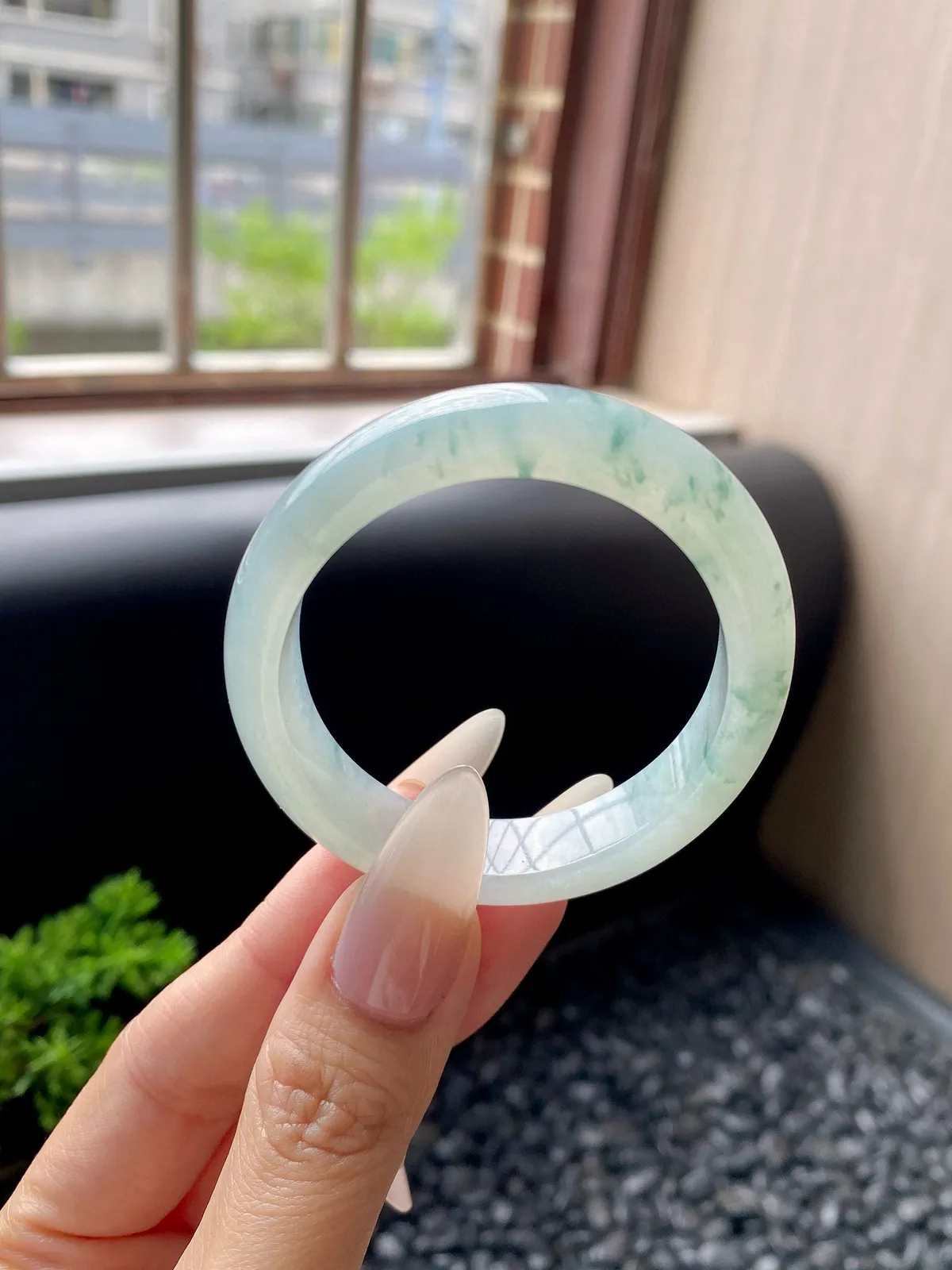 小圈口冰飘花贵妃手镯
⭕️51.2-44.5-10.7-6.8