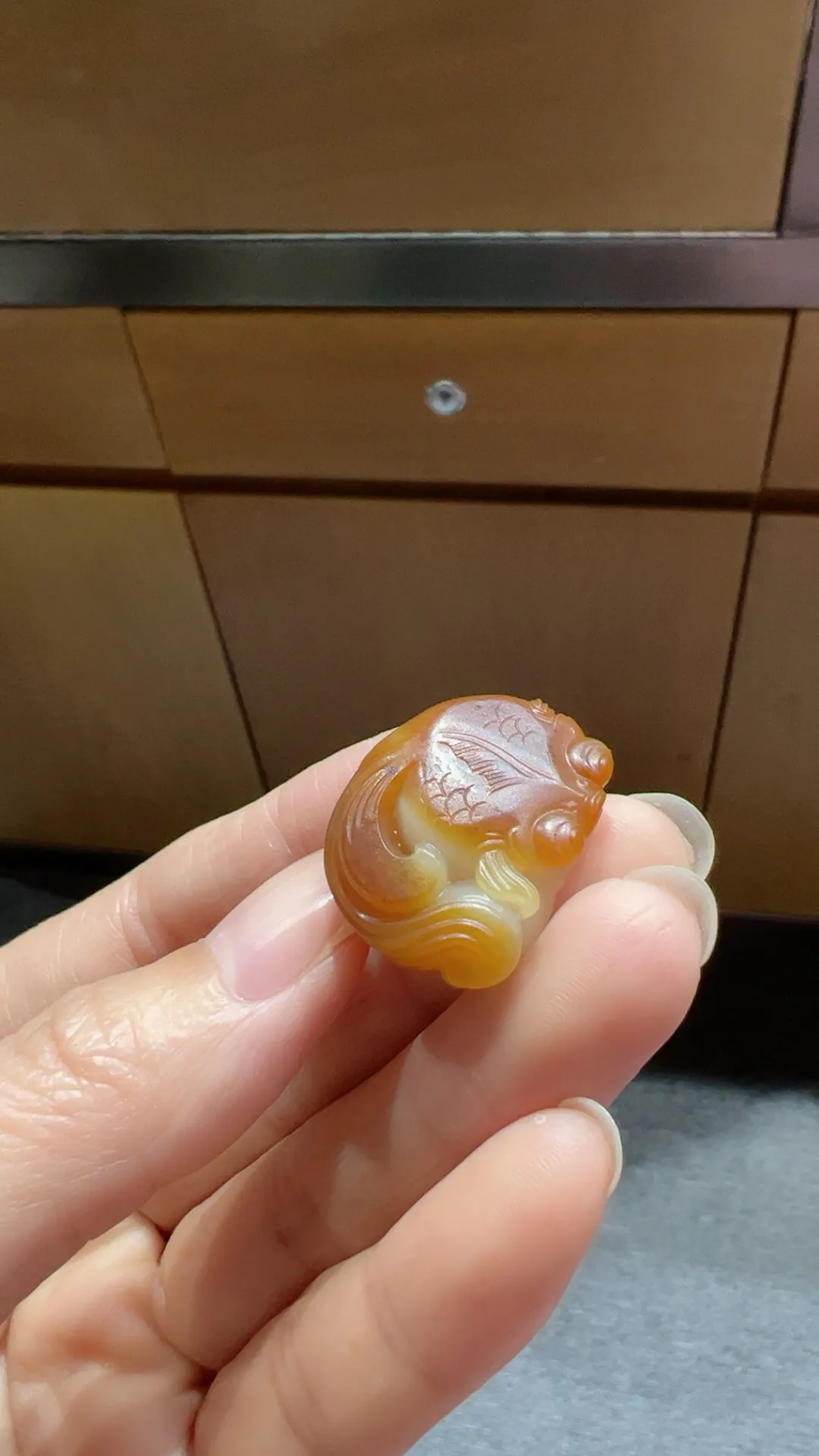 籽料｜红皮｜金玉满堂

重8克 尺寸25*20.4*12.6m m