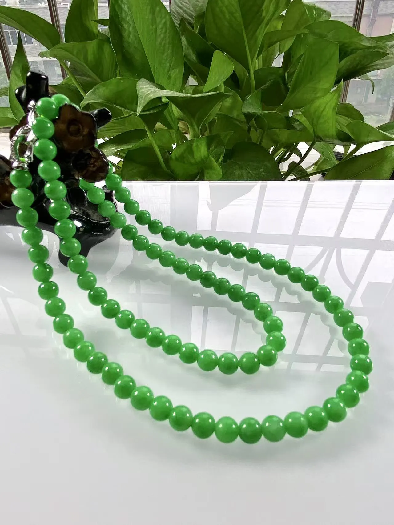 缅甸天然翡翠A货，卡6.3冰润满绿阳绿圆珠项链手链，尺寸：6.3mm/95颗，长度600mm，重量：40.46g
