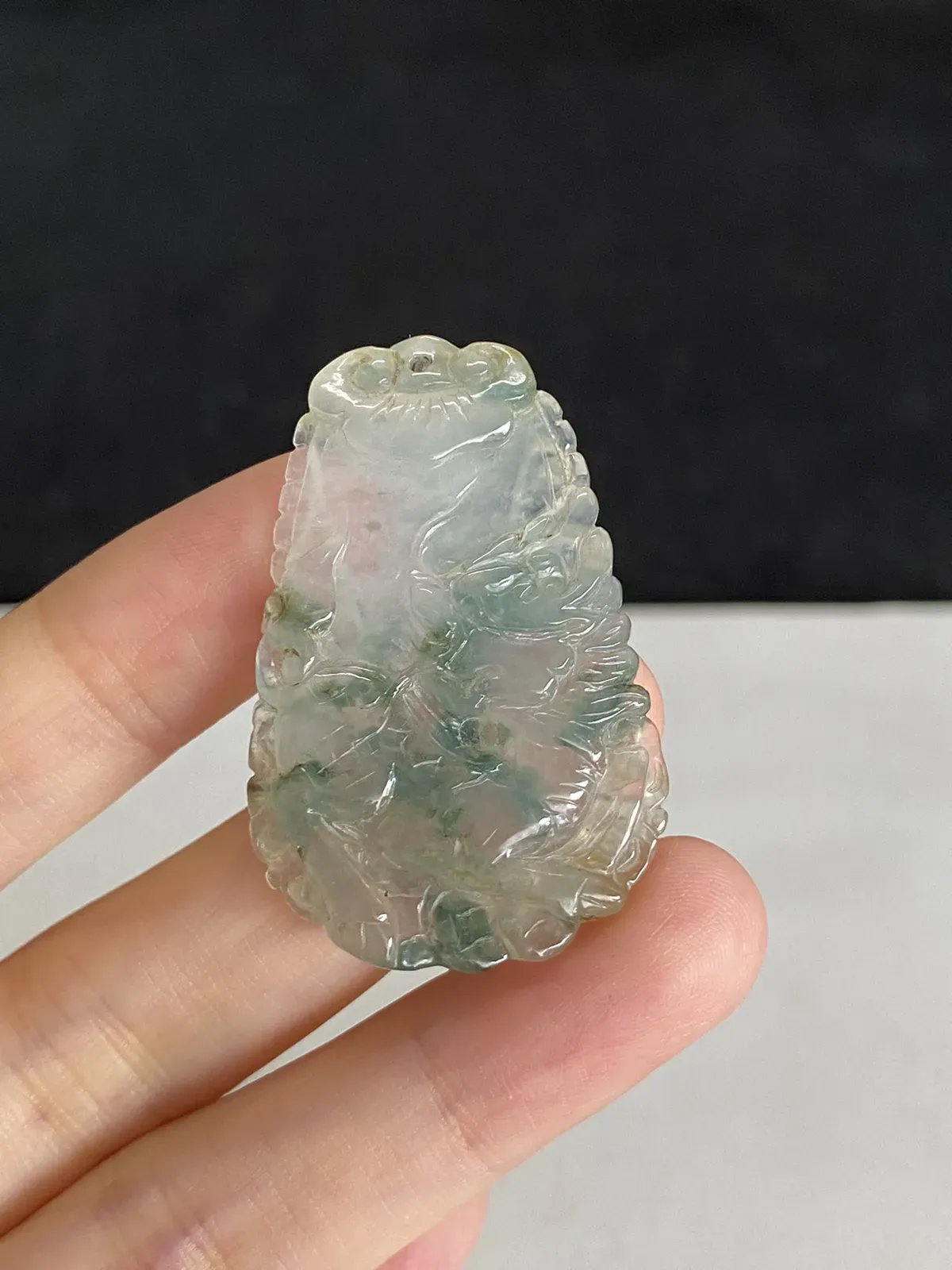 翡翠冰种黄色吊坠