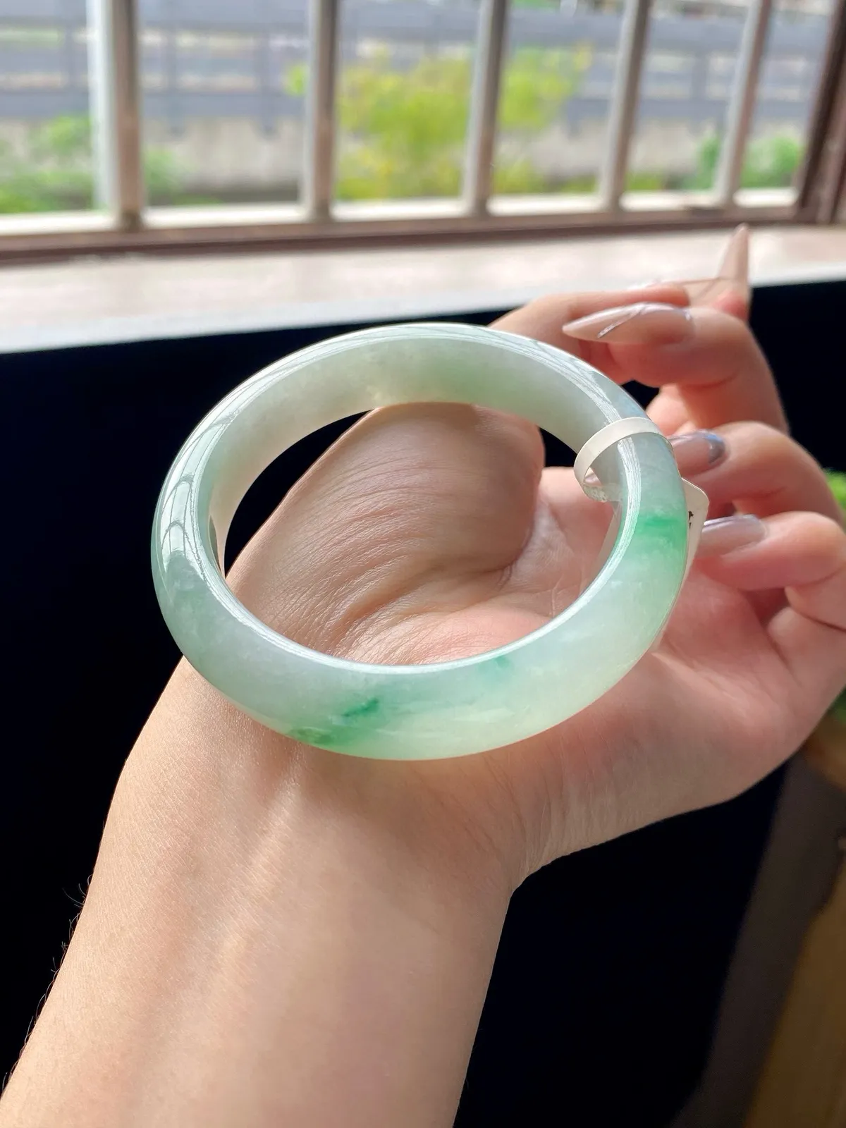 冰晴飘花绿飘花正圈手镯
⭕️54.4-12.5-8.5