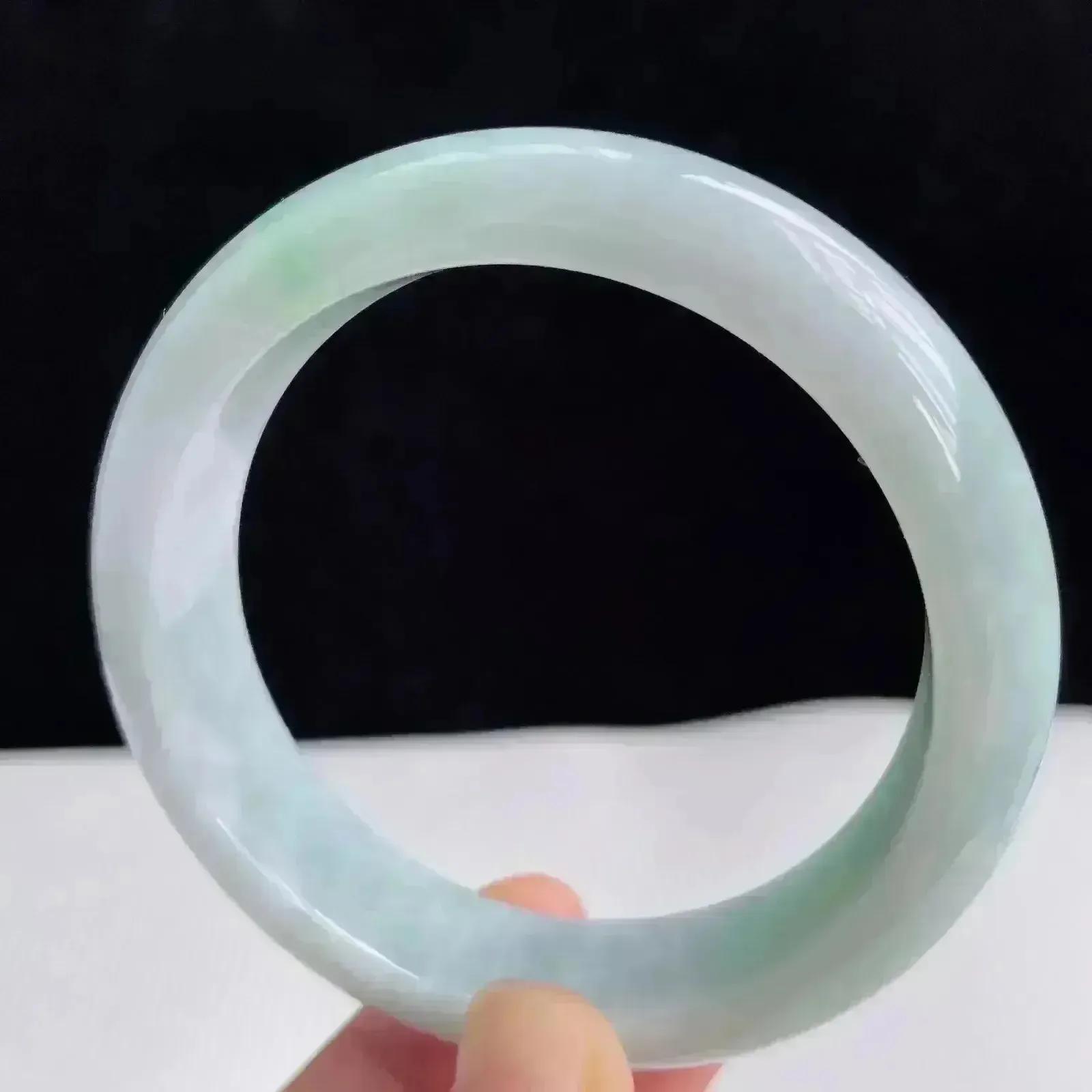 56.6圈飘绿玉镯翡翠A货好种色浅绿手镯 65.46g