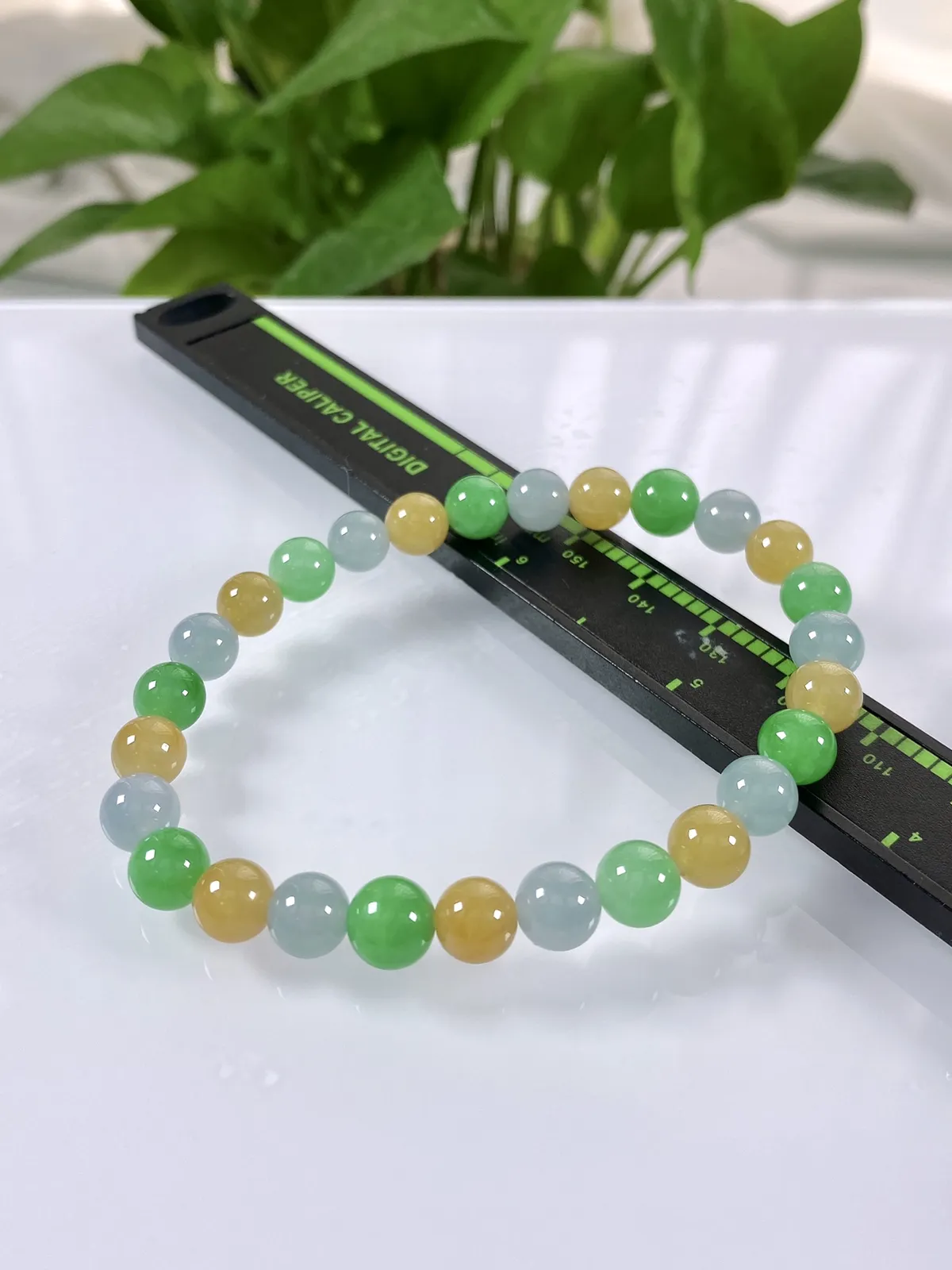 缅甸天然翡翠A货，卡7.2冰种三彩多宝马卡龙圆珠手串手链，尺寸：7.3mm/27颗，重量：16.93