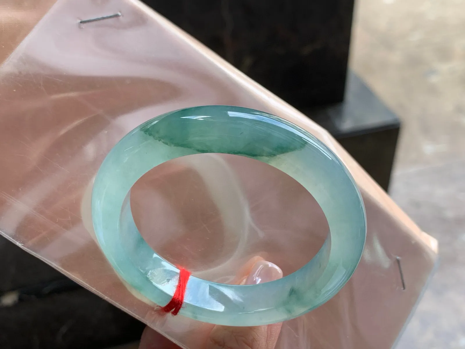 冰种飘花手镯
种好56.3/12.2/9.5mm