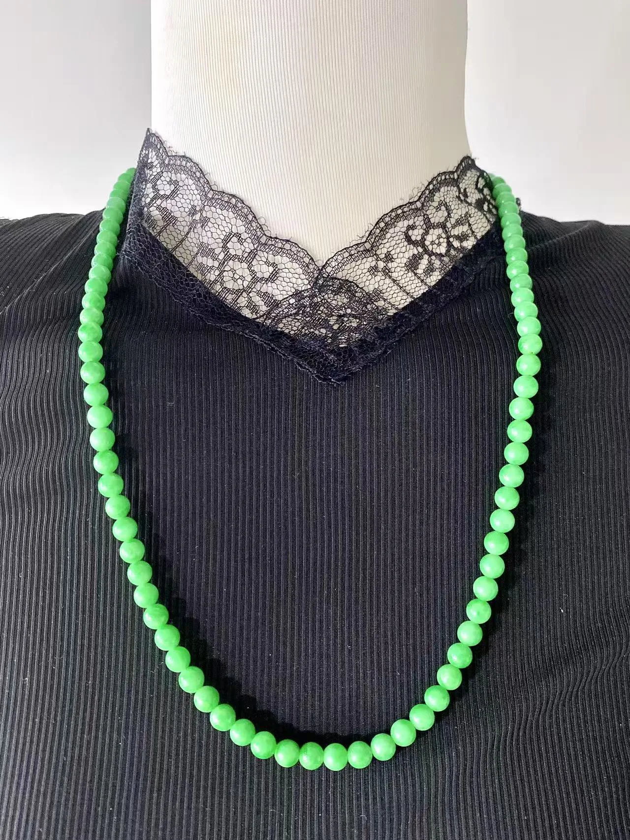 缅甸天然翡翠A货，卡6.3冰润满绿阳绿圆珠项链手链，尺寸：6.3mm/95颗，长度600mm，重量：40.46g