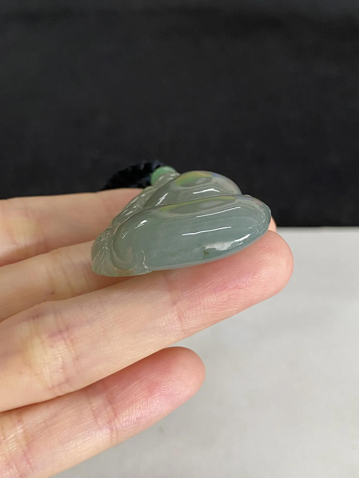翡翠冰糯种灰绿色葫芦，配珠未测