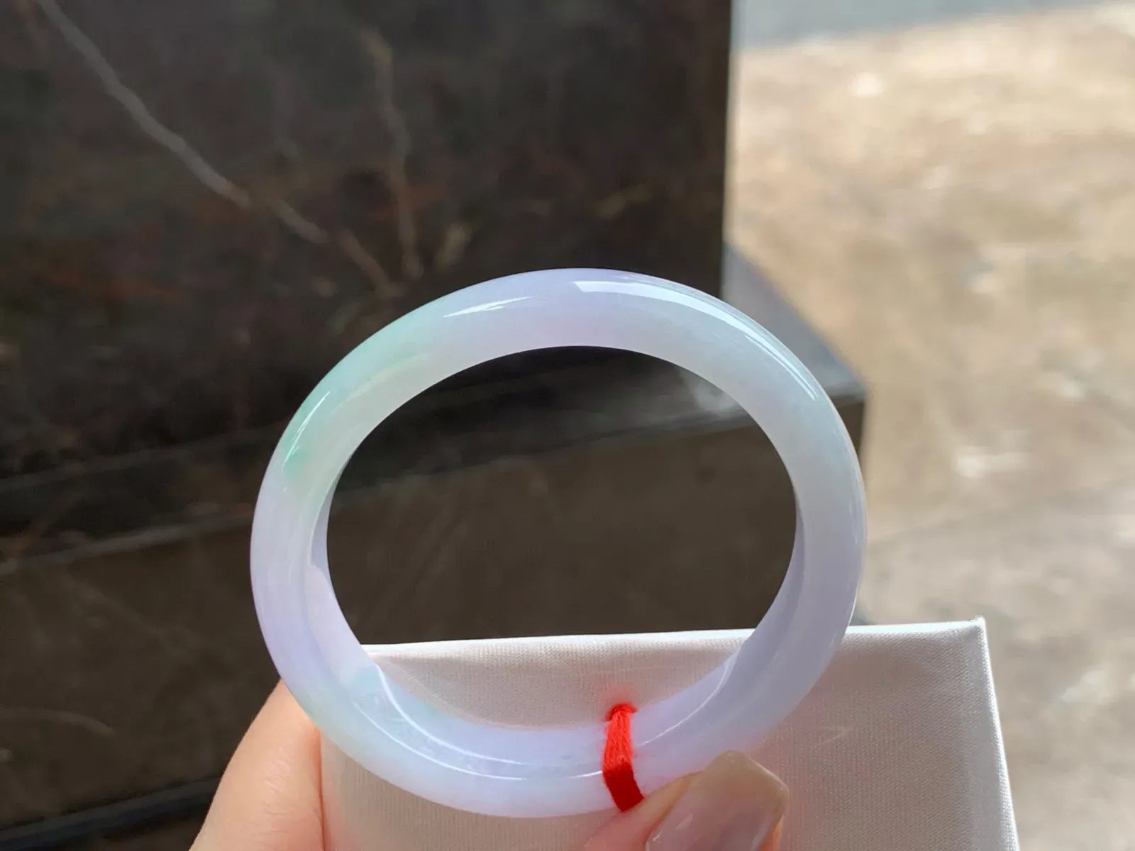 春彩贵妃镯
干净清爽 53.8/12/8.1mm
