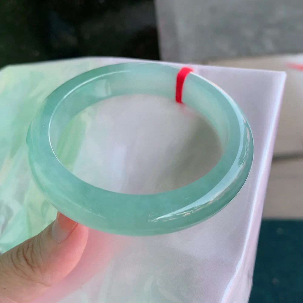 正圈高冰绿 无瑕 尺寸:56.7/12.1/8.9 种色兼备