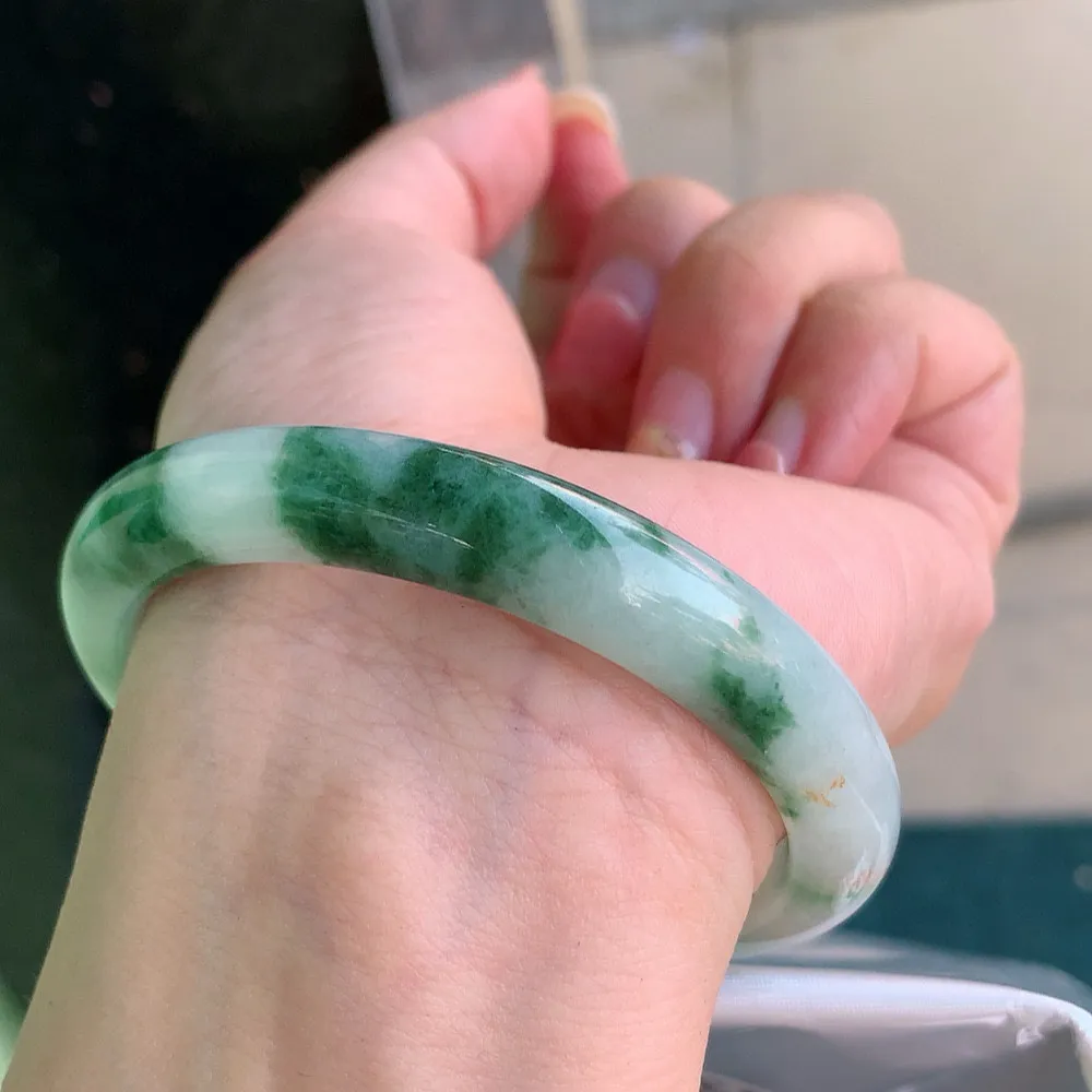 正圈飘花洒金 无瑕 尺寸:55.7/9.6/7.8，底细腻🥰🥰