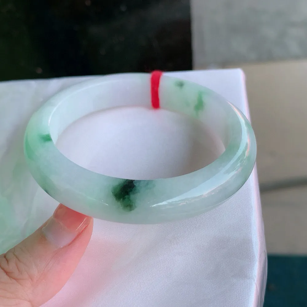 正圈淡淡春彩飘兰花，无瑕 ，尺寸:56.5/12/8.5底细🥰🥰
