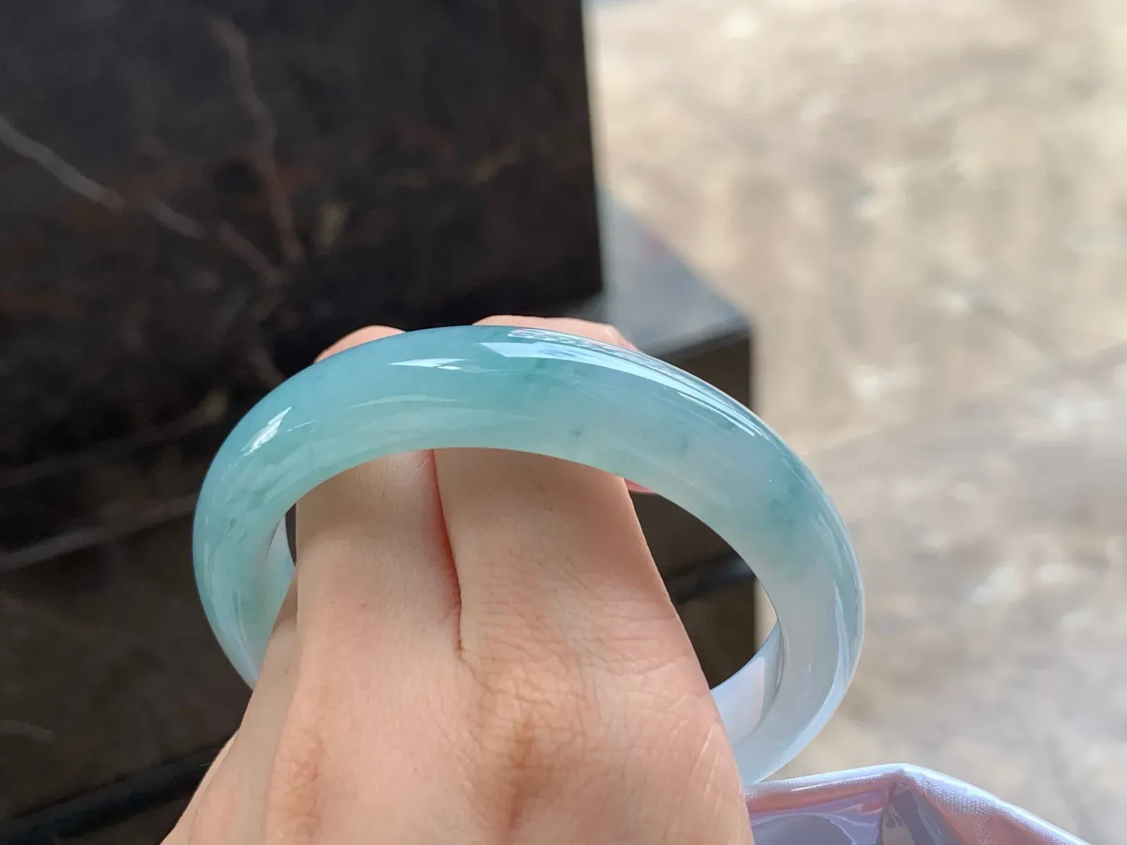 晴底手镯
水润57.3/13.2/8.4mm