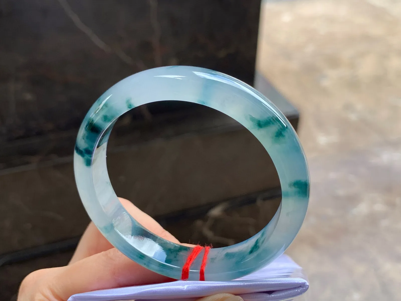 冰种飘花手镯
种老56.2/12.4/7.7mm