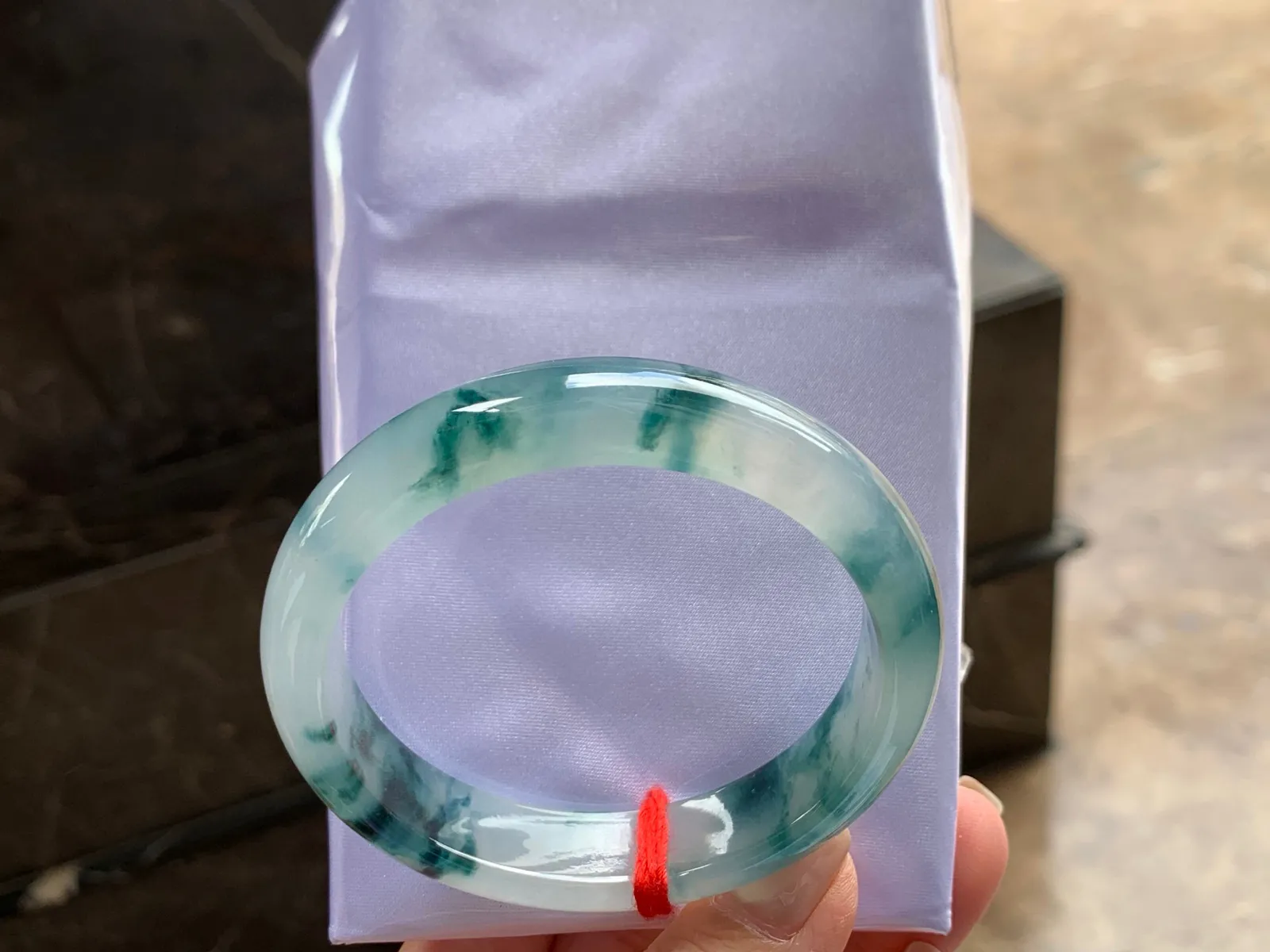 冰种飘花手镯
种老56.2/12.4/7.7mm