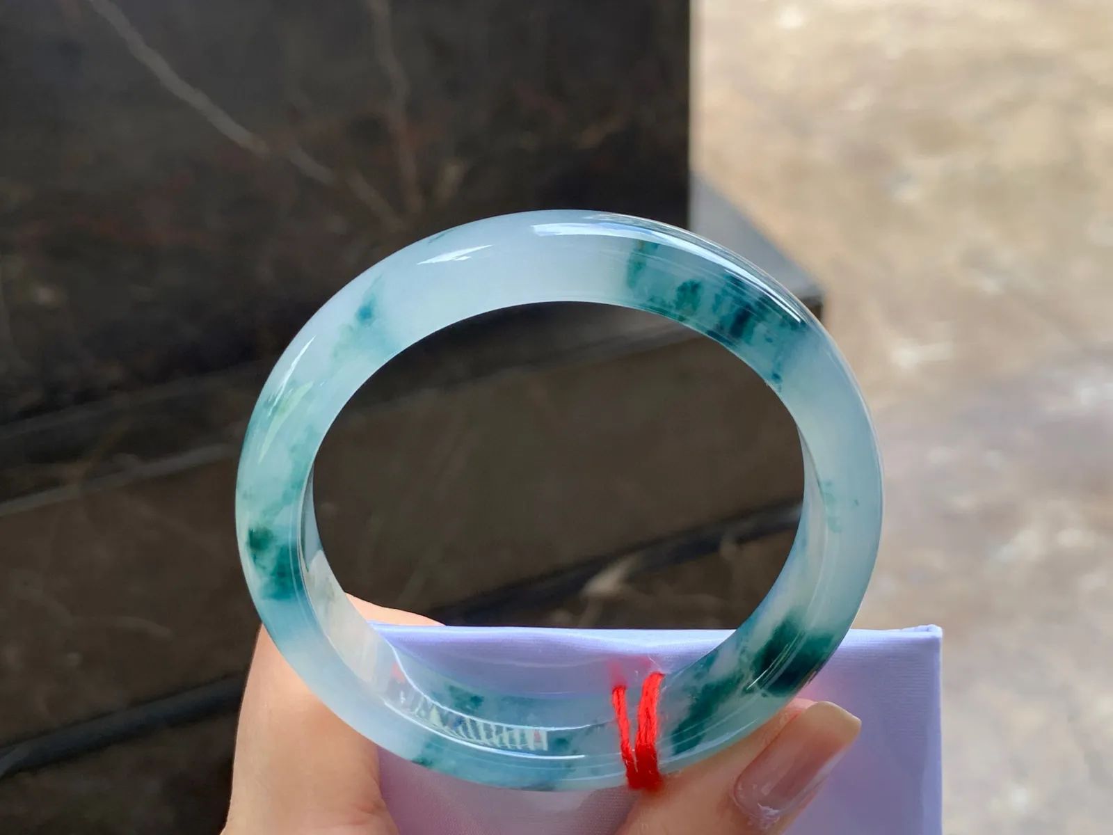 冰种飘花手镯
种老56.2/12.4/7.7mm