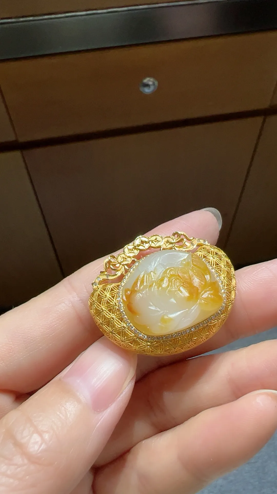 籽料｜18K黄皮｜花开富贵

重12.4克 尺寸28*33.5*14m m