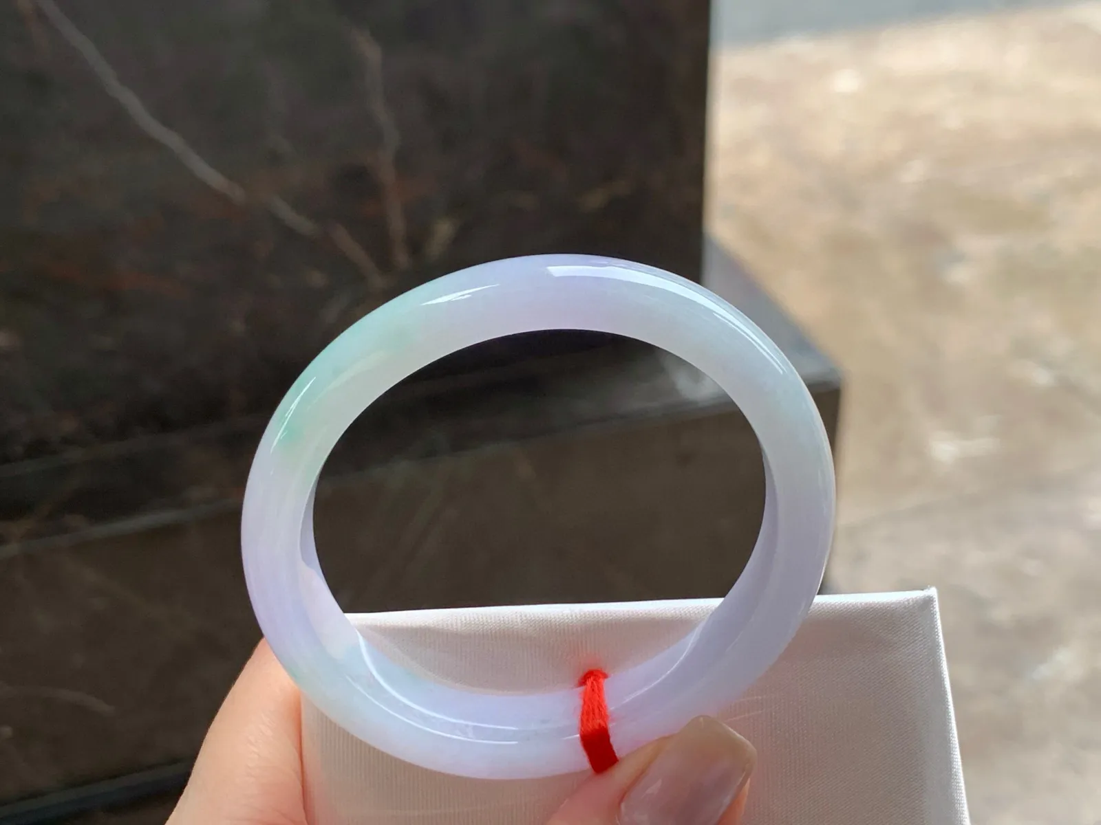 春彩贵妃镯
干净清爽 53.8/12/8.1mm