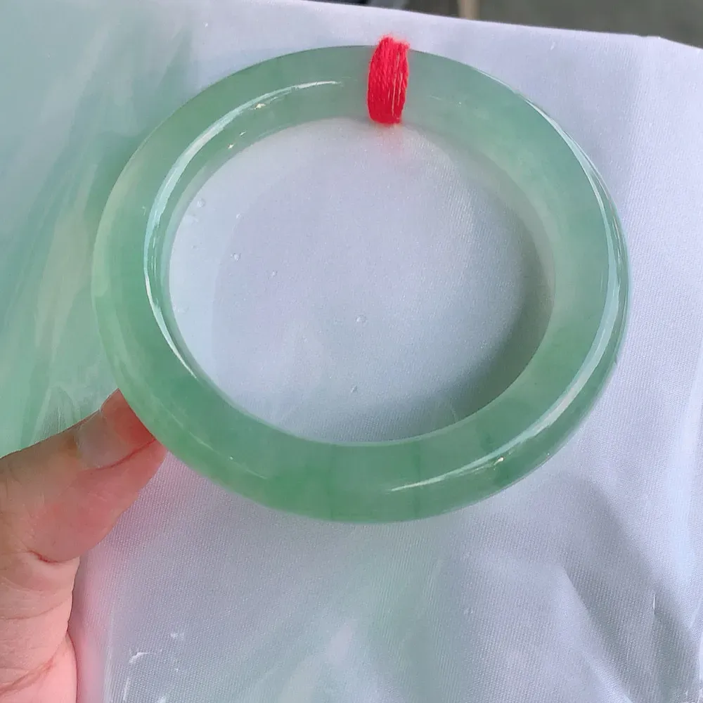 圆条高冰绿 无瑕 尺寸:57.8/10  种色俱佳️️