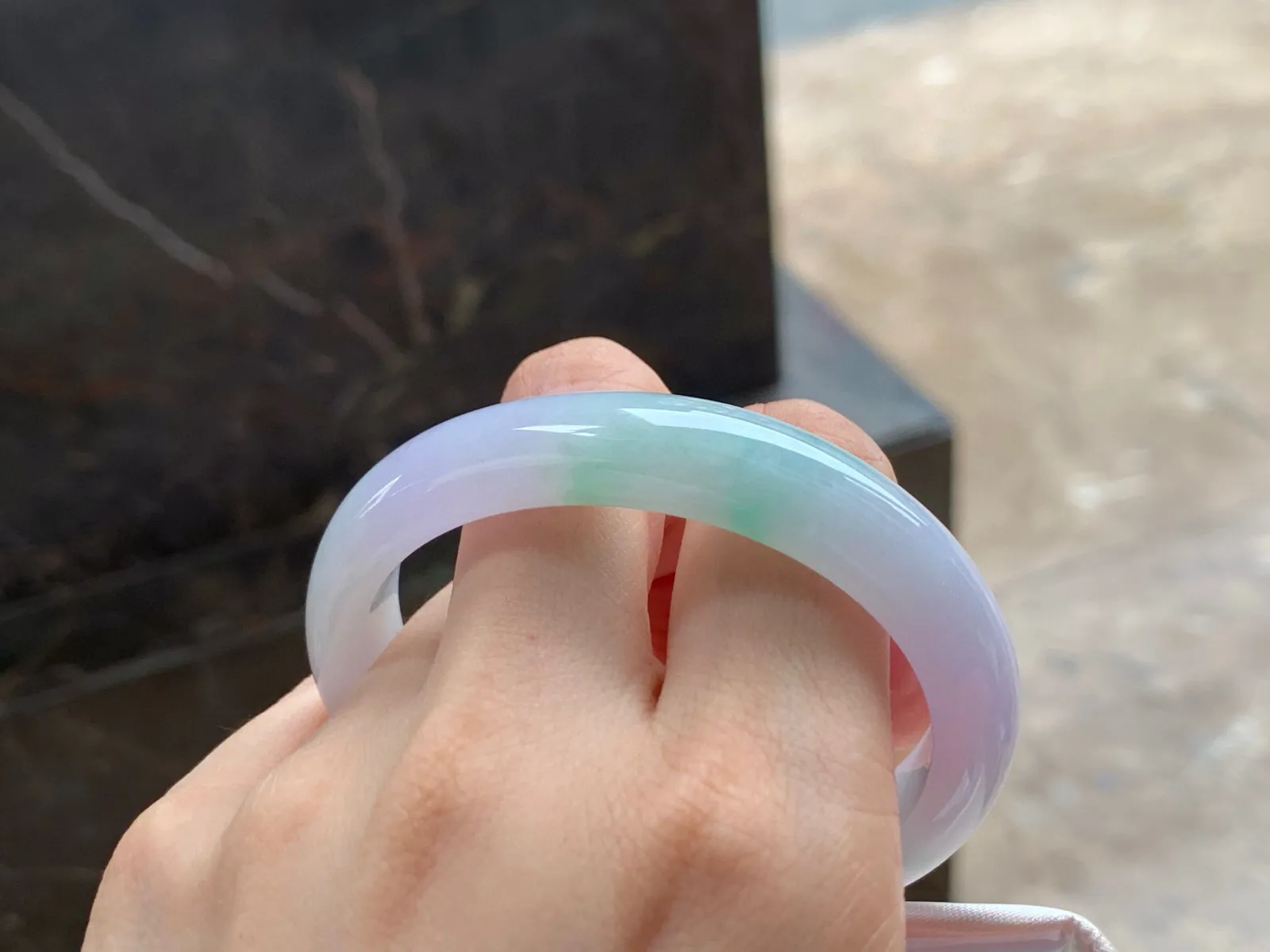 春彩贵妃镯
干净清爽 53.8/12/8.1mm
