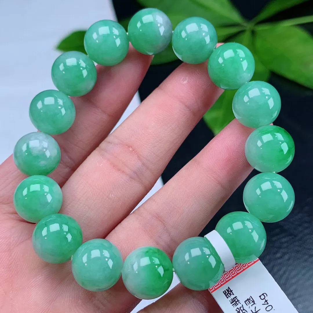 缅甸天然翡翠A货 老坑料起胶冰润 满绿圆珠手串  手链  
尺寸13mm  y 59.04
