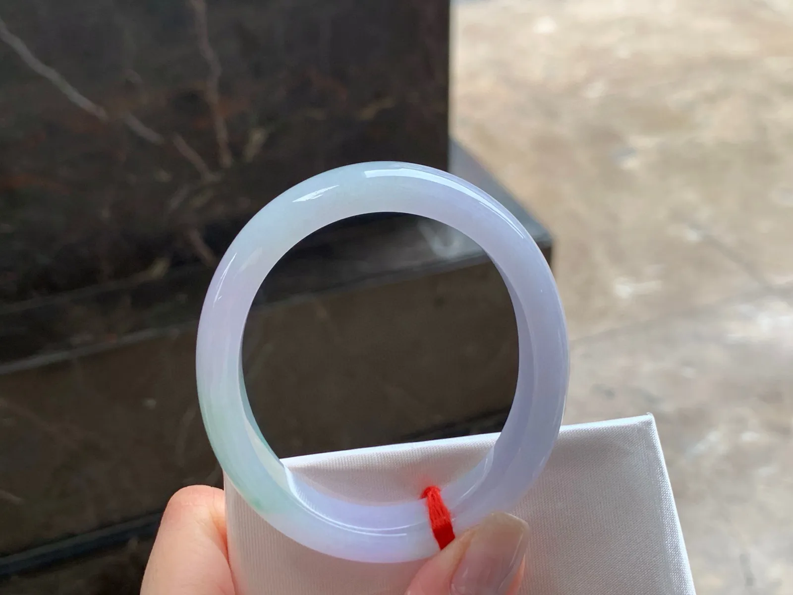 春彩贵妃镯
干净清爽 53.8/12/8.1mm