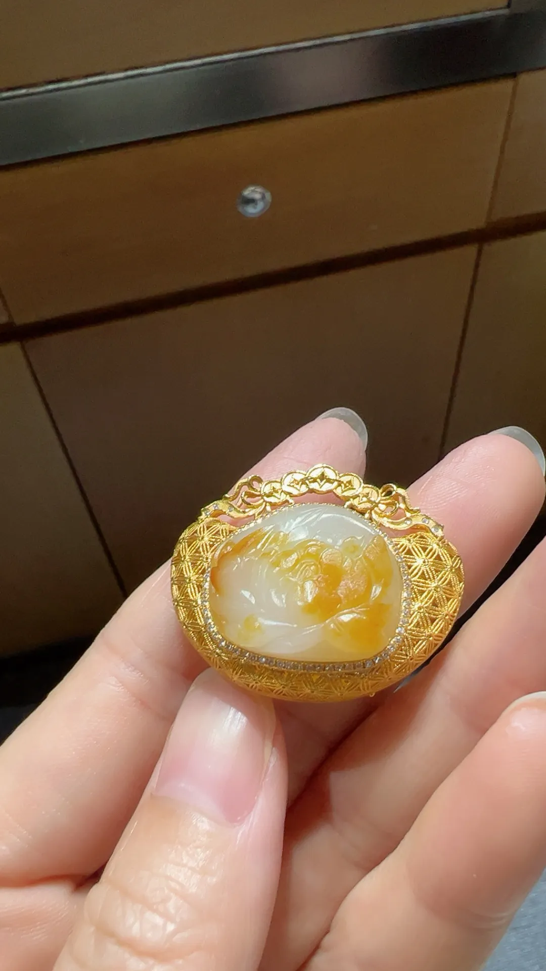 籽料｜18K黄皮｜花开富贵

重12.4克 尺寸28*33.5*14m m
