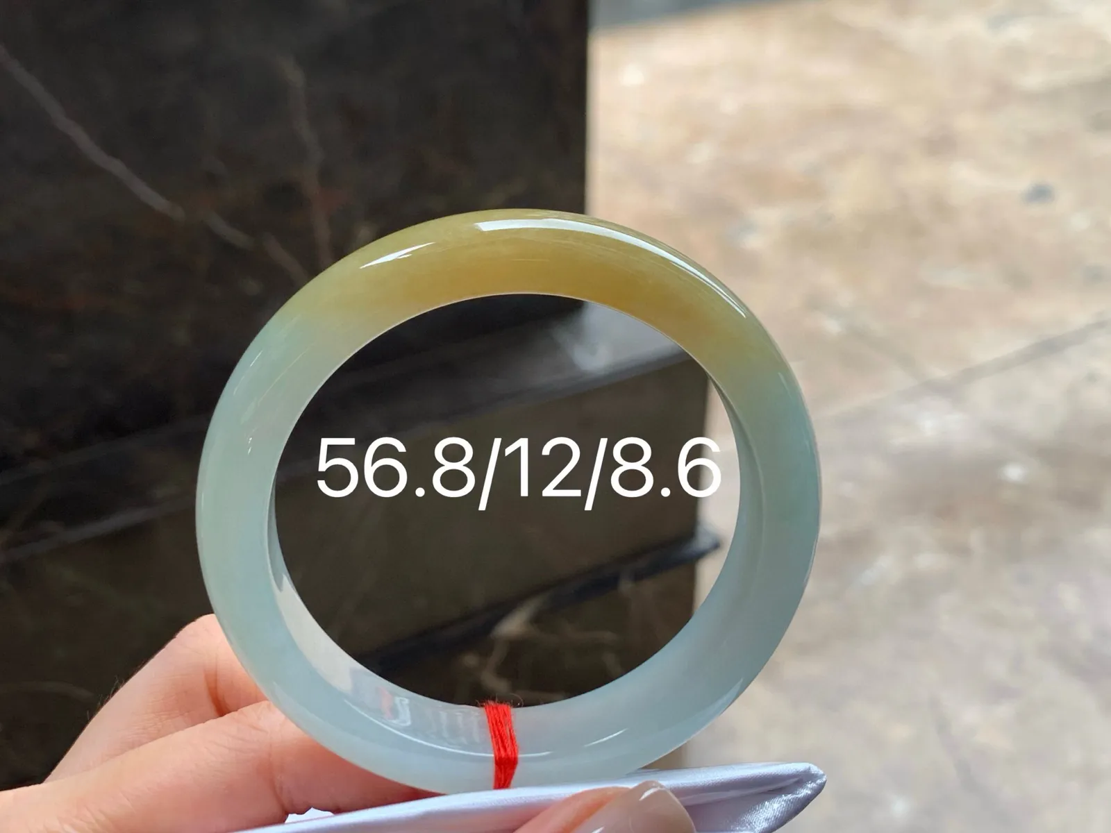 黄翡手镯
独特56.8/12/8.6mm